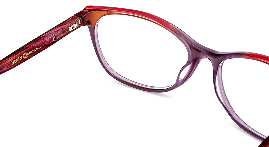 Das Bild zeigt die Korrektionsbrille AVILA PUOG von der Marke Etnia Barcelona in violett.